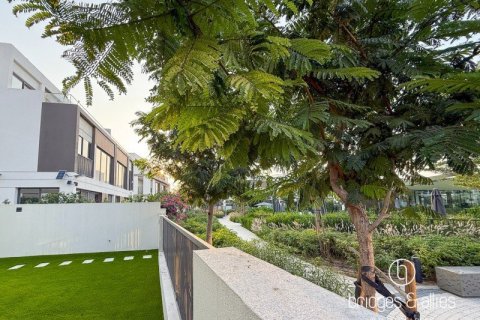 Снять в аренду виллу в Tilal Al Ghaf, Дубай: 4 спальни, 245м², № 98060 - фото 13