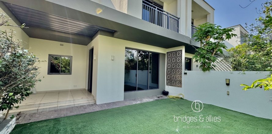 Villa en Dubai Hills Estate, Dubai, 3 dormitorios, 203 m², № 98061