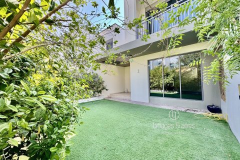 Villa en Dubai Hills Estate, Dubai, 3 dormitorios, 203 m², № 98061 - foto 4