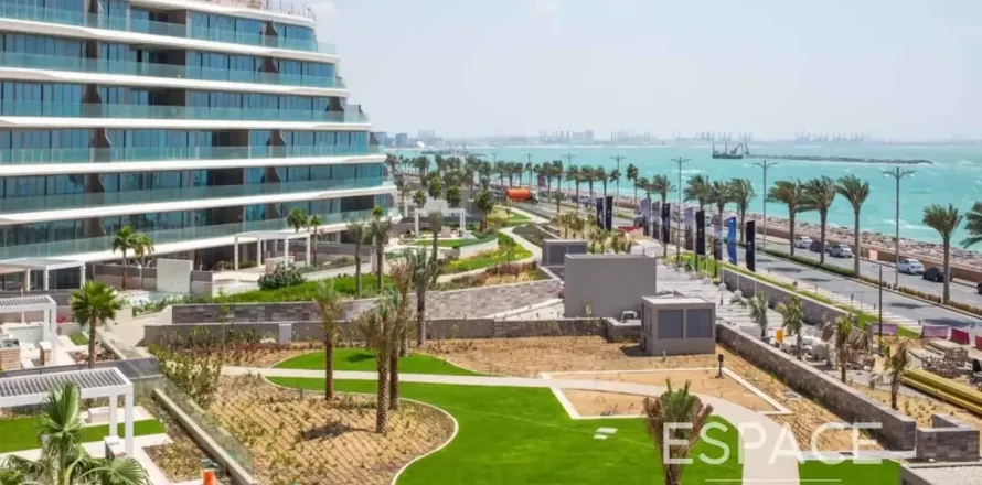 Apartment in Palm Jumeirah, Dubai 4 bedrooms, 697 sq.m. № 122588