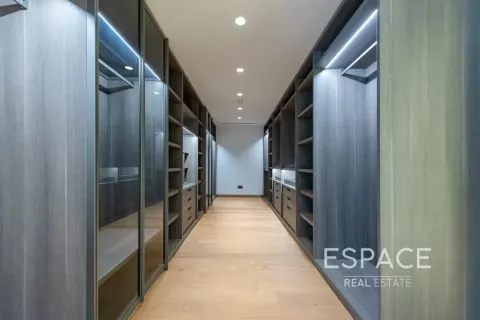 Apartment in Palm Jumeirah, Dubai 4 bedrooms, 697 sq.m. № 122588 - photo 5