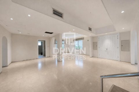 Villa en Falcon City of Wonders, Dubai, 5 dormitorios, 1064.85 m², № 140220 - foto 9