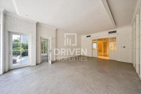 Villa en Falcon City of Wonders, Dubai, 5 dormitorios, 1064.85 m², № 140220 - foto 8