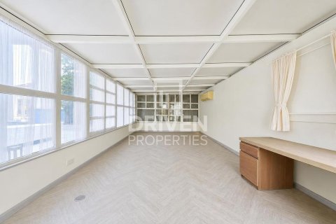 Villa en Falcon City of Wonders, Dubai, 5 dormitorios, 1064.85 m², № 140220 - foto 16