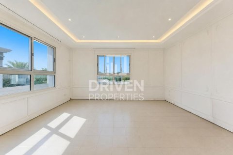 Villa en Falcon City of Wonders, Dubai, 5 dormitorios, 1064.85 m², № 140220 - foto 10