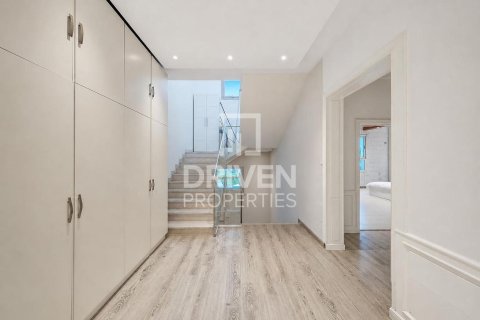 Villa en Falcon City of Wonders, Dubai, 5 dormitorios, 1064.85 m², № 140220 - foto 17