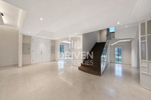 Villa en Falcon City of Wonders, Dubai, 5 dormitorios, 1064.85 m², № 140220 - foto 6