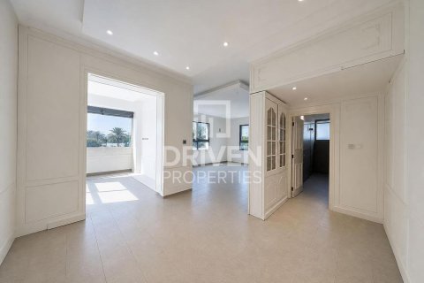 Villa en Falcon City of Wonders, Dubai, 5 dormitorios, 1064.85 m², № 140220 - foto 18