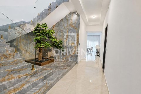 Villa in The Villa, Dubai 6 bedrooms, 1332.04 sq.m. № 140225 - photo 3
