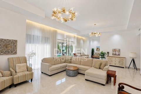 Villa in The Villa, Dubai 6 bedrooms, 1332.04 sq.m. № 140225 - photo 4