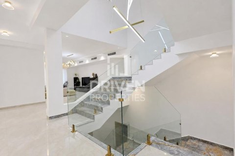 Villa in The Villa, Dubai 6 bedrooms, 1332.04 sq.m. № 140225 - photo 11