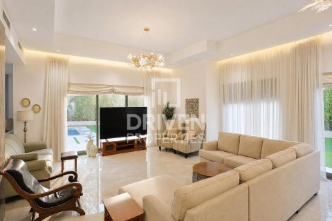 Villa in The Villa, Dubai 6 bedrooms, 1332.04 sq.m. № 140225 - photo 5