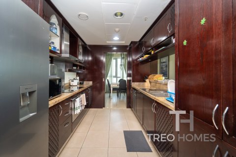 Купить квартиру в Бурдж-Халифе, Дубай: 3 спальни, 193м², № 7132 - фото 3