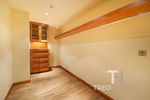 Купить квартиру в Бурдж-Халифе, Дубай: 2 спальни, 191м², № 7133 - фото 6