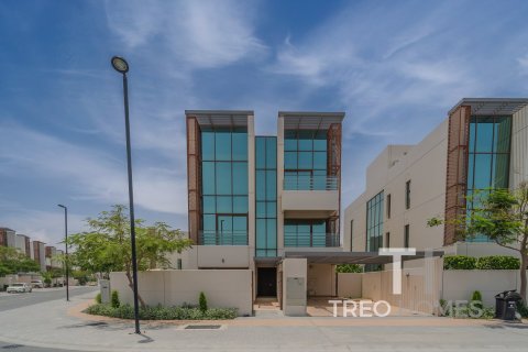 Villa in Meydan, Dubai 6 bedrooms, 303 sq.m. № 7135 - photo 1