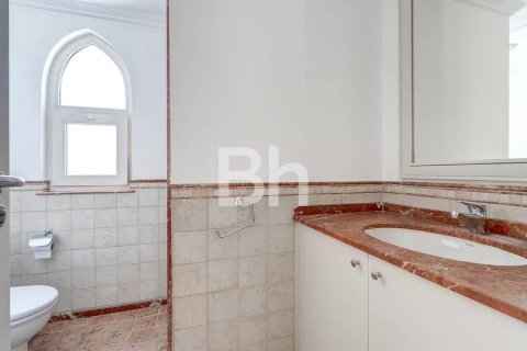 Villa in Dubai Sports City, Dubai 6 bedrooms, 298 sq.m. № 57172 - photo 7