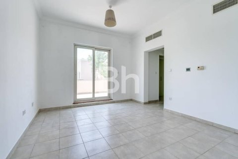 Villa in Dubai Sports City, Dubai 6 bedrooms, 298 sq.m. № 57172 - photo 12