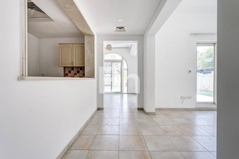 Villa in Dubai Sports City, Dubai 6 bedrooms, 298 sq.m. № 57172 - photo 17