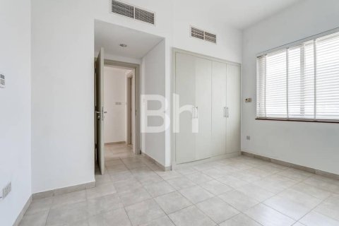 Villa in Dubai Sports City, Dubai 6 bedrooms, 298 sq.m. № 57172 - photo 11