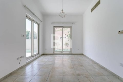 Villa in Dubai Sports City, Dubai 6 bedrooms, 298 sq.m. № 57172 - photo 16