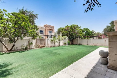 Villa in Dubai Sports City, Dubai 6 bedrooms, 298 sq.m. № 57172 - photo 19