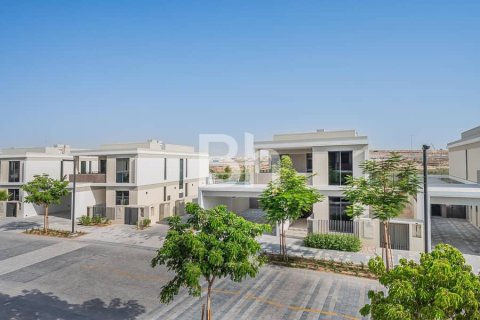 Villa in Tilal Al Ghaf, Dubai 5 bedrooms, 669 sq.m. № 57162 - photo 6