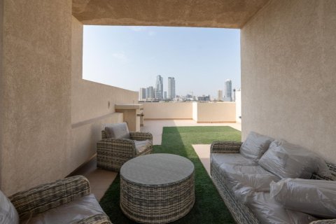 Townhouse in Jumeirah Village Circle, Dubai 4 bedrooms, 278 sq.m. № 92337 - photo 2