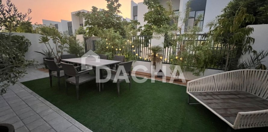 Таунхаус в Villanova, Dubai Land, Дубай, 4 спальни, 234м², № 105106