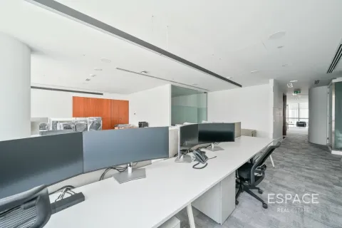 Oficina en Jumeirah Lake Towers, Dubai, 298 m², № 62282 - foto 10