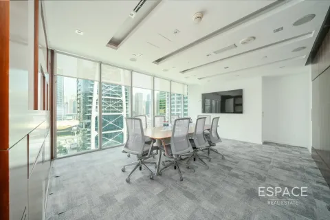 Oficina en Jumeirah Lake Towers, Dubai, 298 m², № 62282 - foto 4