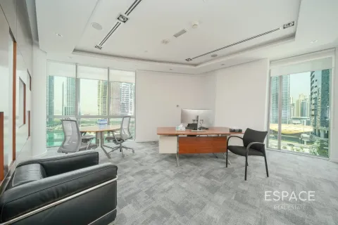 Oficina en Jumeirah Lake Towers, Dubai, 298 m², № 62282 - foto 3