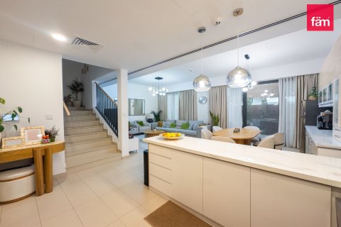 Townhouse in Dubai 3 bedrooms, 180 sq.m. № 133143 - photo 17
