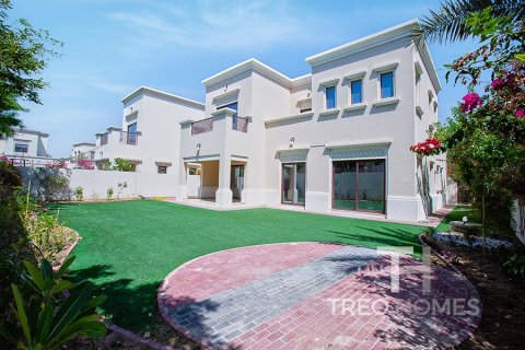 Villa in Arabian Ranches 2, Dubai 4 bedrooms, 404 sq.m. № 16340 - photo 1