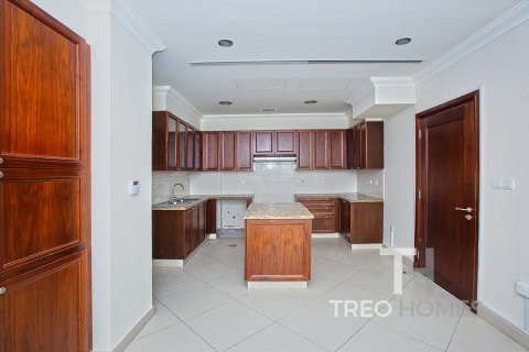 Villa in Arabian Ranches 2, Dubai 4 bedrooms, 404 sq.m. № 16340 - photo 9