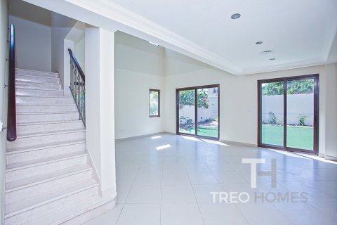 Villa in Arabian Ranches 2, Dubai 4 bedrooms, 404 sq.m. № 16340 - photo 4