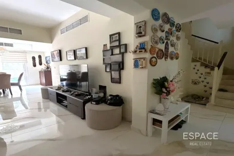 Villa à Springs 15, The Springs, Dubai, 3 chambres, 209 m², № 122355 - photo 2