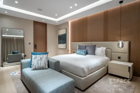 Villa in Palm Jumeirah, Dubai 5 bedrooms, 574 sq.m. № 122361 - photo 9
