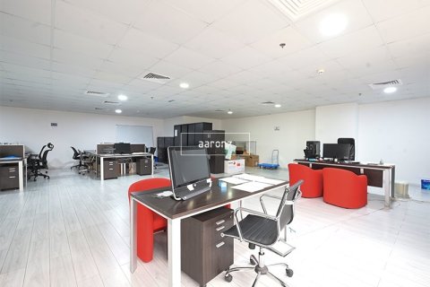 Office in Jumeirah Lake Towers, Dubai 193.9 sq.m. № 21007 - photo 9