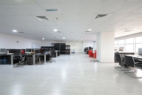 Office in Jumeirah Lake Towers, Dubai 193.9 sq.m. № 21007 - photo 3