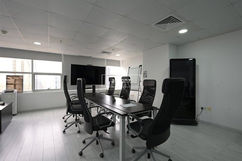 Office in Jumeirah Lake Towers, Dubai 193.9 sq.m. № 21007 - photo 6