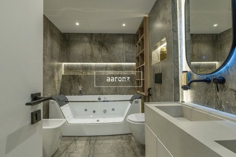 Apartment in Jumeirah Lake Towers, Dubai 3 bedrooms, 164.7 sq.m. № 21006 - photo 24