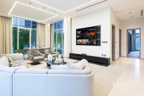 Penthouse in Palm Jumeirah, Dubai 3 bedrooms, 493 sq.m. № 71360 - photo 1