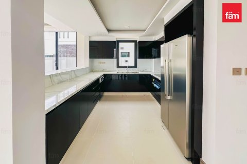 Villa en Dubai, 4 dormitorios, 350 m², № 22684 - foto 6