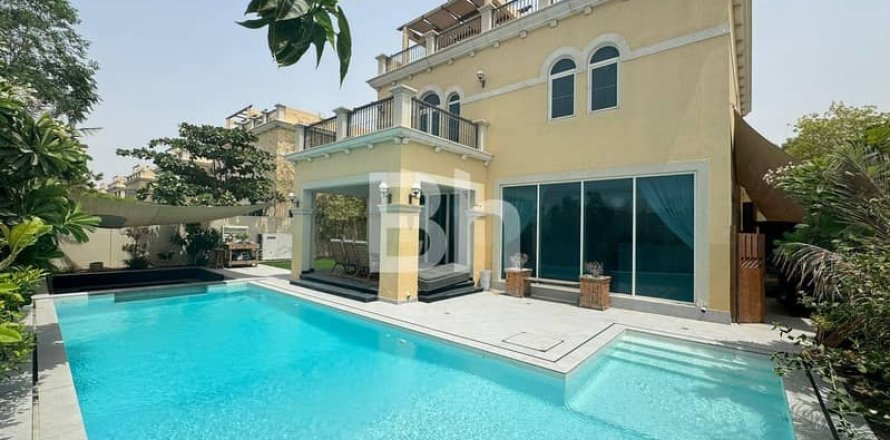 Villa in Jumeirah Park, Dubai 4 bedrooms, 600 sq.m. № 57648