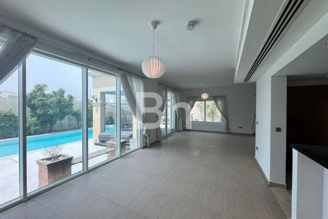 Villa in Jumeirah Park, Dubai 4 bedrooms, 600 sq.m. № 57648 - photo 10