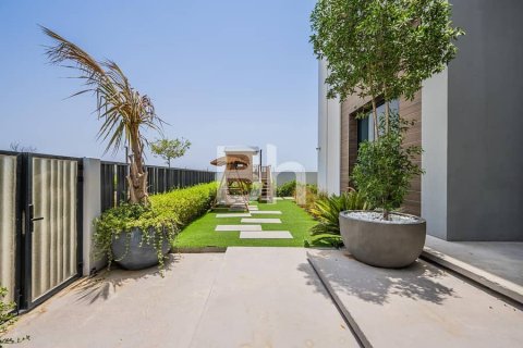 Villa in Dubai Hills Estate, Dubai 5 bedrooms, 1064 sq.m. № 57649 - photo 13