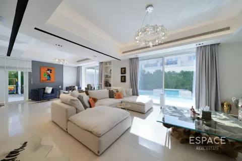 Villa à Arabian Ranches, Dubai, 5 chambres, 418 m², № 122533 - photo 2