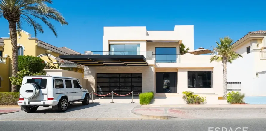 Villa in Palm Jumeirah, Dubai 5 bedrooms, 595 sq.m. № 122531