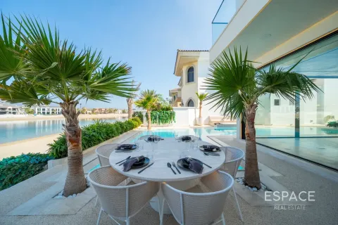 Villa in Palm Jumeirah, Dubai 5 bedrooms, 595 sq.m. № 122531 - photo 18