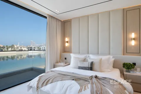 Villa in Palm Jumeirah, Dubai 5 bedrooms, 595 sq.m. № 122531 - photo 6